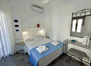 The room 10 at Petra and Fos in Sifnos