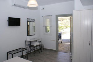The interior of room 7 at Petra and Fos in Sifnos