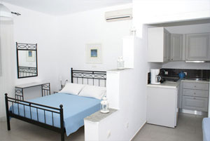 Studio 1 with double metalic bed and kitchenette